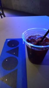 伊藤工業所,AOAO,ペンギンを見ながらコーヒー,