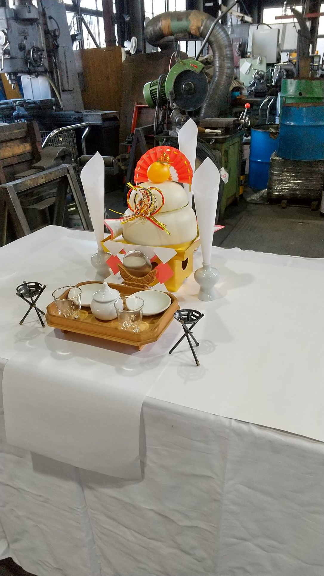 伊藤工業所,輪締め,工場内の飾り写真